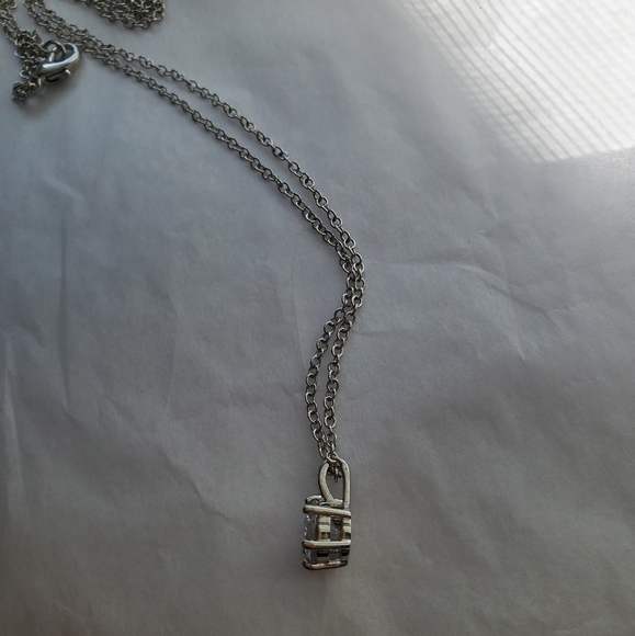 New Elegant Silver Necklace Pendant - Picture 4 of 4